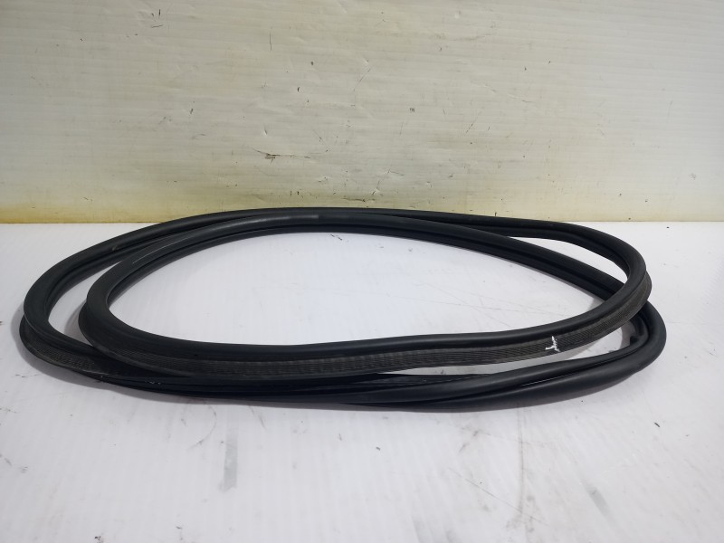 Recambio de goma contorno para opel grandland x opel 2020 referencia OEM IAM 9846999280  