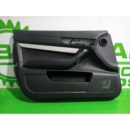 Recambio de guarnecido puerta delantera izquierda para audi a6 berlina (4f2) 2.4 referencia OEM IAM 4F1867105A  