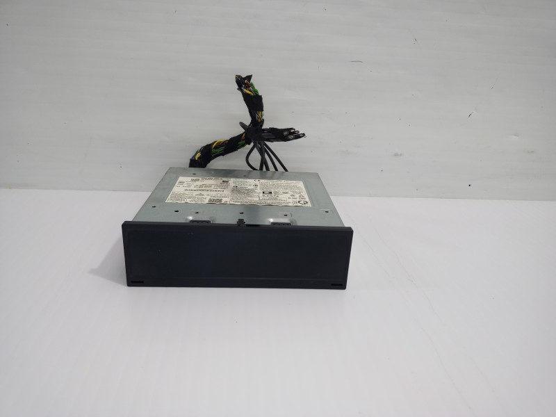 Recambio de sistema audio / radio cd para seat arona xperience plus referencia OEM IAM 6F0035820B  