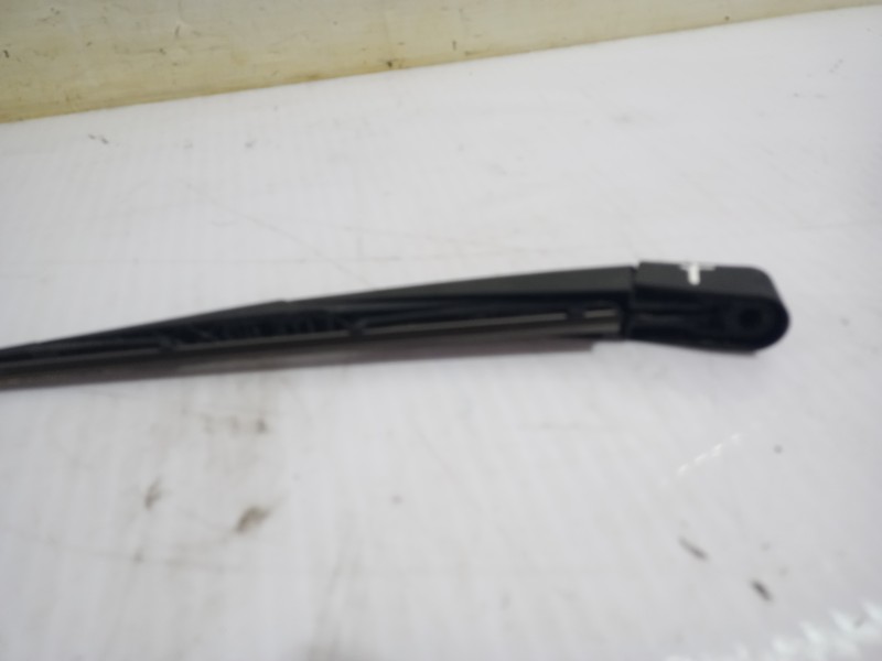 Recambio de brazo limpia trasero para opel grandland x opel 2020 referencia OEM IAM 9811749680  