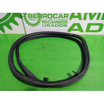 Recambio de goma contorno para audi a4 berlina (8e) 2.5 tdi (120kw) referencia OEM IAM 8E5833721B  