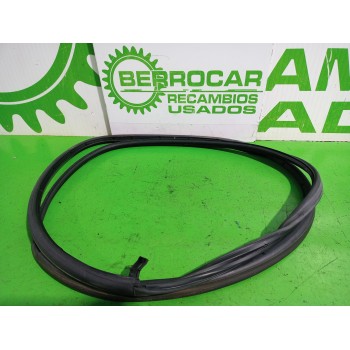 Recambio de goma contorno para audi a4 berlina (8e) 2.5 tdi (120kw) referencia OEM IAM 8E5833721B  