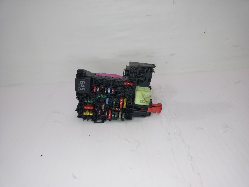 Recambio de caja reles / fusibles para seat arona xperience plus referencia OEM IAM 2Q0937615A  