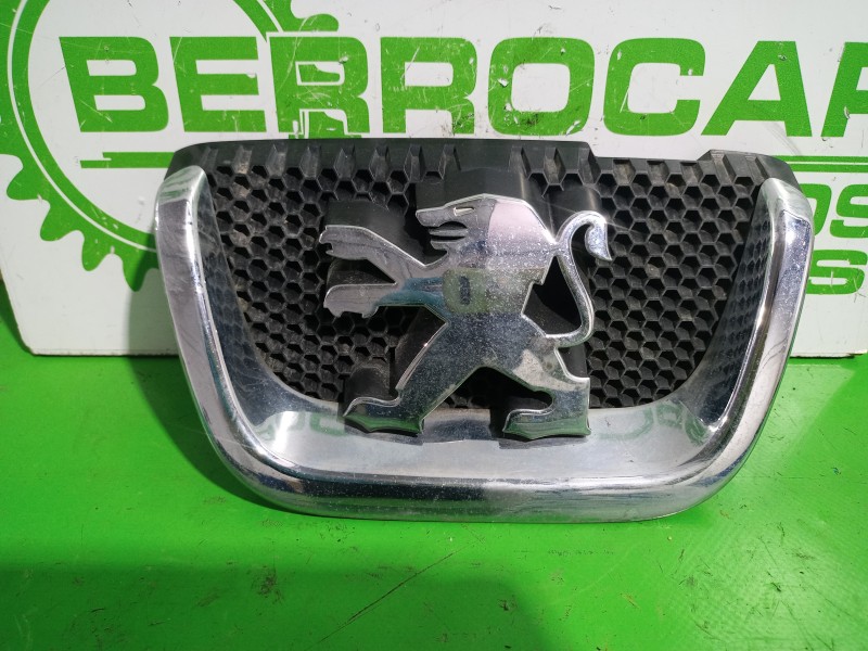 Recambio de emblema para peugeot 407 2.0 16v cat referencia OEM IAM 9648195677  