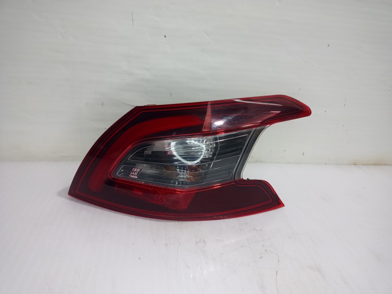 Recambio de piloto trasero derecho para peugeot 308 active referencia OEM IAM 9823728580  