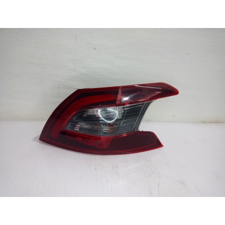 Recambio de piloto trasero derecho para peugeot 308 active referencia OEM IAM 9823728580  