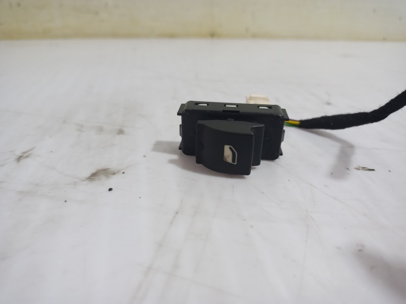 Recambio de mando elevalunas trasero derecho para opel grandland x opel 2020 referencia OEM IAM 98044803ZD  