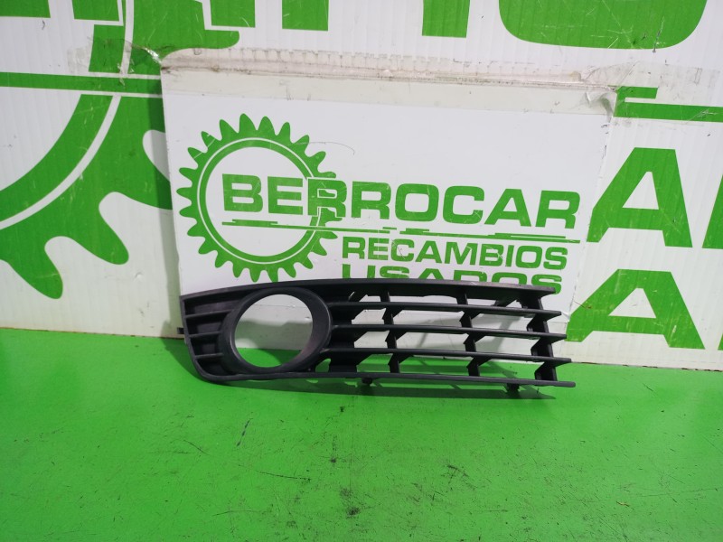 Recambio de rejilla para audi a4 berlina (8e) 2.5 tdi (120kw) referencia OEM IAM 8E0807682  