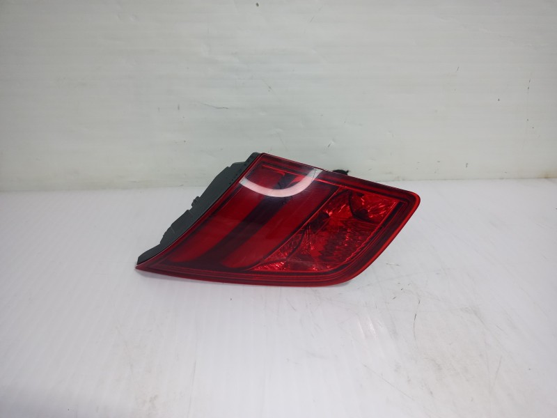 Recambio de piloto trasero derecho interior para peugeot 308 active referencia OEM IAM 9677818380  