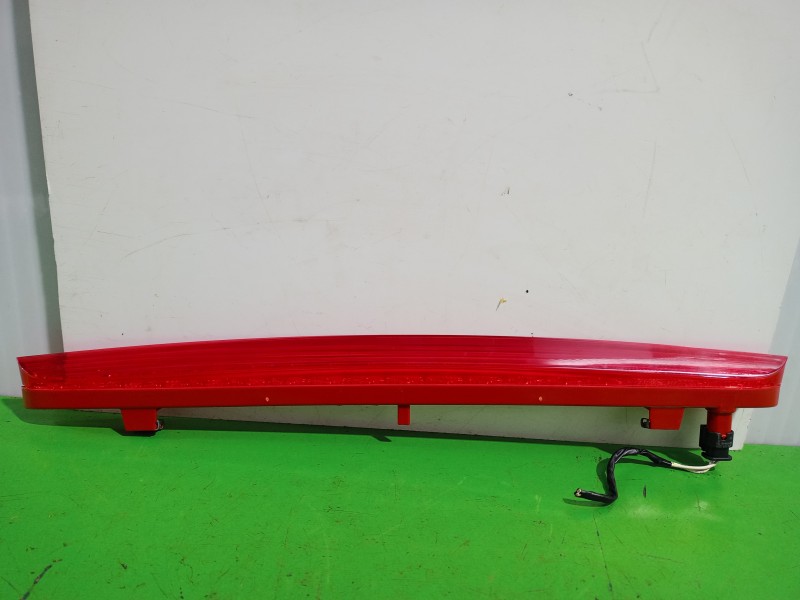 Recambio de luz central de freno para volkswagen t-cross advance referencia OEM IAM 8V0945097D  