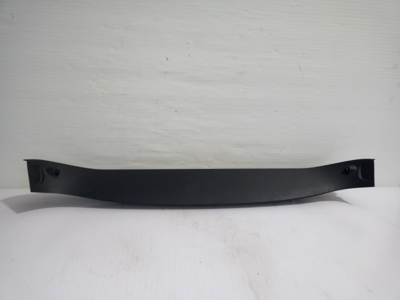 Recambio de molduras traseras para peugeot 308 active referencia OEM IAM 9801240777  