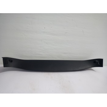 Recambio de molduras traseras para peugeot 308 active referencia OEM IAM 9801240777  