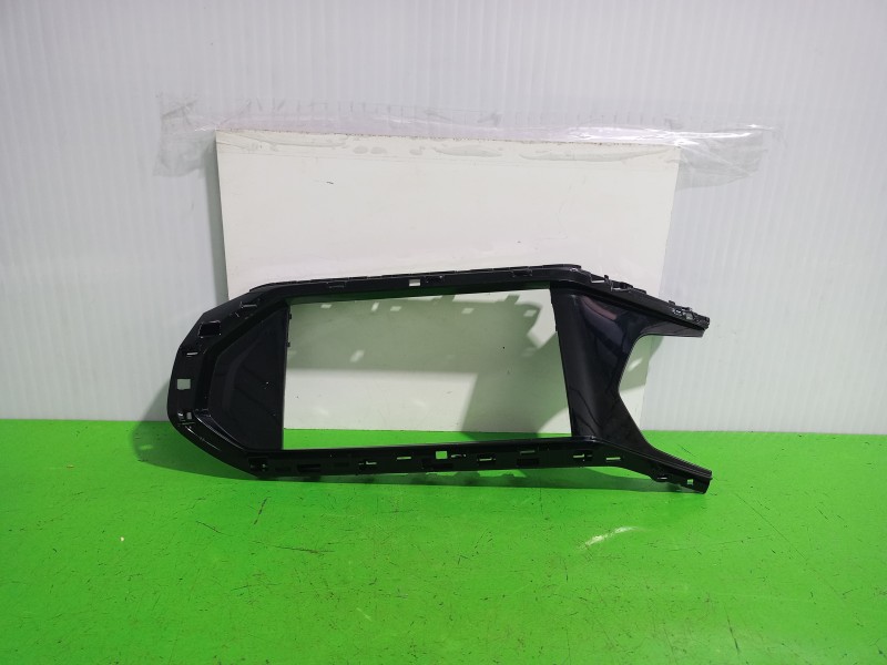 Recambio de moldura para volkswagen t-cross advance referencia OEM IAM 11265002  