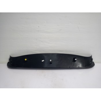 Recambio de molduras traseras para peugeot 308 active referencia OEM IAM 9801240777  