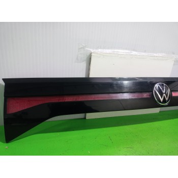 Recambio de piloto trasero central para volkswagen t-cross advance referencia OEM IAM 2GM827577  