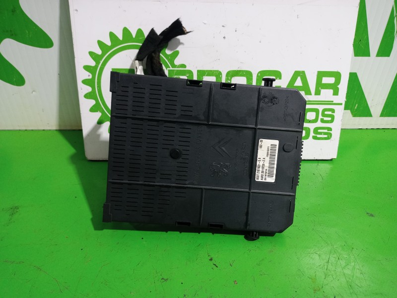 Recambio de caja reles / fusibles para peugeot 407 2.0 16v cat referencia OEM IAM 281197321A  
