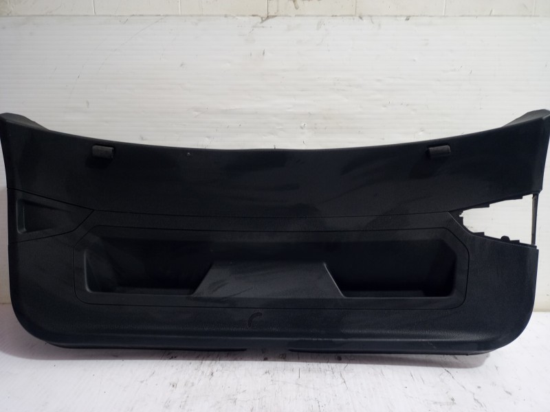 Recambio de guarnecido porton trasero para seat arona xperience plus referencia OEM IAM 6F9867601B  