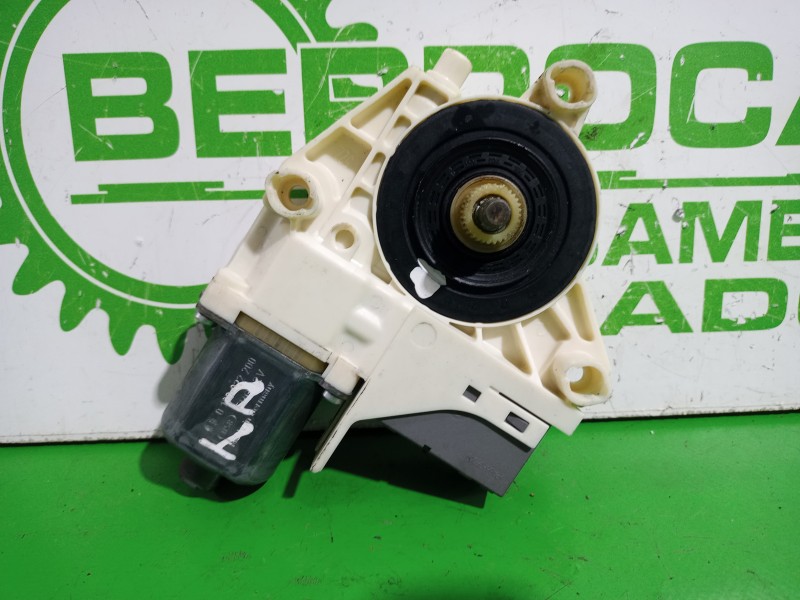 Recambio de motor elevalunas trasero derecho para peugeot 407 2.0 16v cat referencia OEM IAM 9646595580  