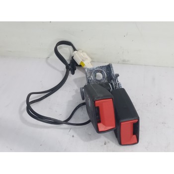 Recambio de enganche cinturon central para peugeot 308 active referencia OEM IAM 98063975XX  
