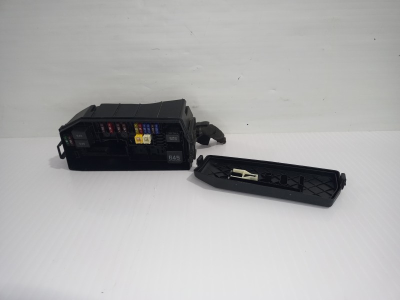 Recambio de caja reles / fusibles para seat arona xperience plus referencia OEM IAM 2Q0937132A  
