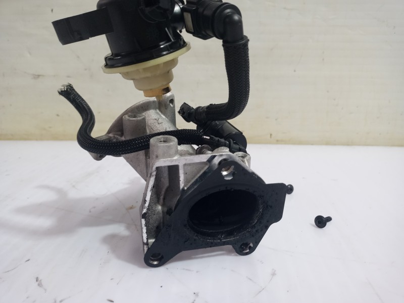 Recambio de valvula egr para opel grandland x opel 2020 referencia OEM IAM 9821154280  