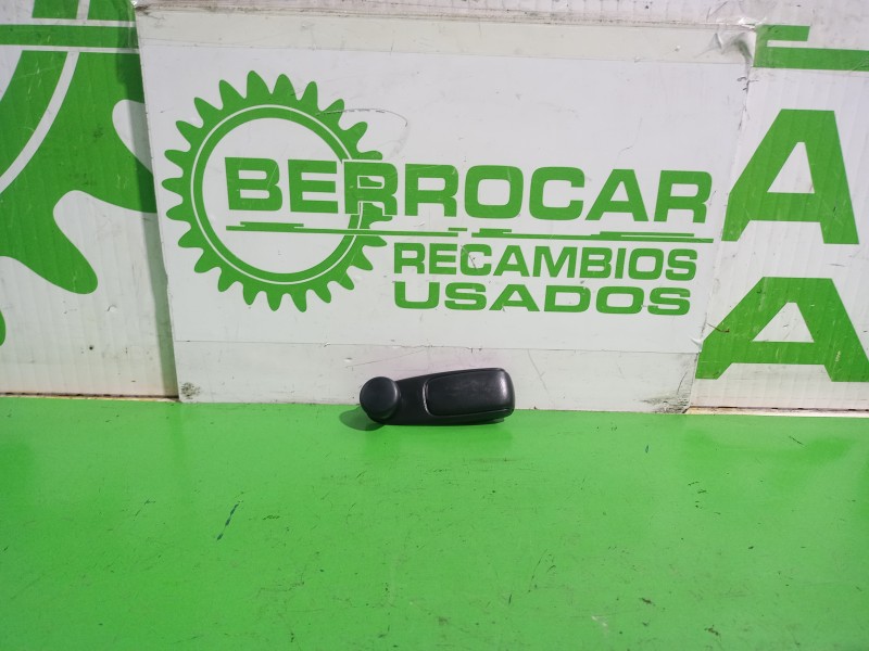Recambio de maneta elevalunas trasera derecha para citroën c3 origins referencia OEM IAM 9683067177  