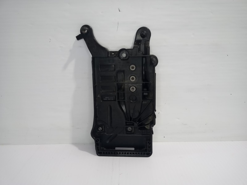 Recambio de soporte bateria para seat arona xperience plus referencia OEM IAM 2Q0915331  