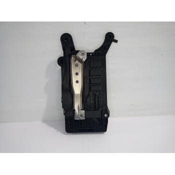 Recambio de soporte bateria para seat arona xperience plus referencia OEM IAM 2Q0915331  