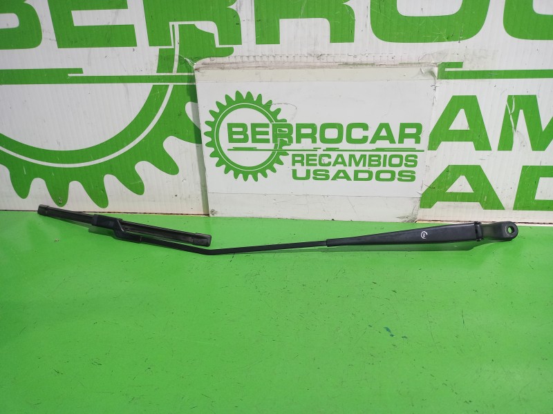 Recambio de brazo limpia delantero derecho para citroën c3 origins referencia OEM IAM 9673292080  
