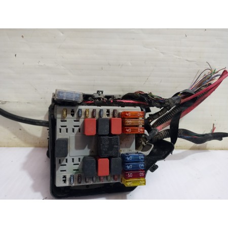 Recambio de caja reles / fusibles para fiat doblo (119) 1.9 d active (05.2004) referencia OEM IAM 46760542  
