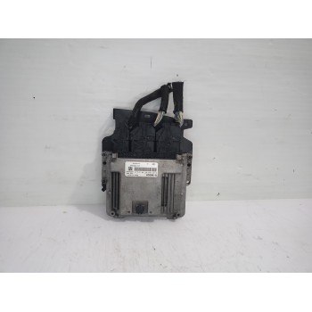 Recambio de centralita motor uce para renault trafic furgón l1h1 2,7t referencia OEM IAM 237106626R  