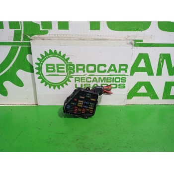 CAJA RELES / FUSIBLES 8D1941824 