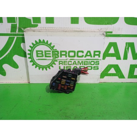 Recambio de caja reles / fusibles para audi a4 berlina (8e) 2.5 tdi (120kw) referencia OEM IAM 8D1941824  