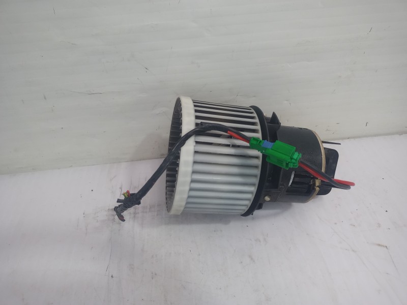 Recambio de motor calefaccion para peugeot 308 active referencia OEM IAM DB271001  