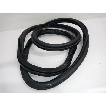 Recambio de goma contorno para seat arona xperience plus referencia OEM IAM 6F9867365F  