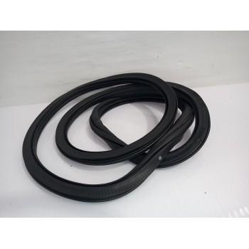 Recambio de goma contorno para seat arona xperience plus referencia OEM IAM 6F9867365F  