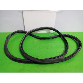 Recambio de goma contorno para volkswagen t-cross advance referencia OEM IAM 2GM827705C  