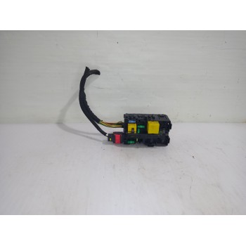 Recambio de caja reles / fusibles para peugeot 308 active referencia OEM IAM 9806192580  