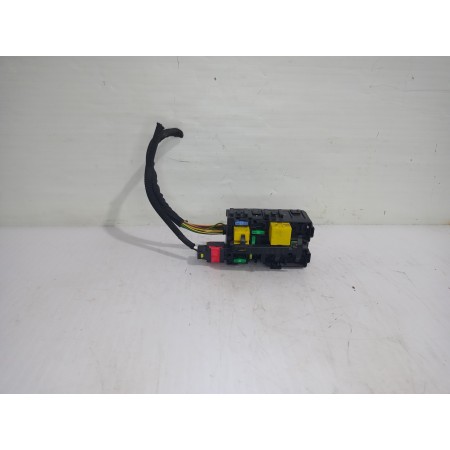 Recambio de caja reles / fusibles para peugeot 308 active referencia OEM IAM 9806192580  
