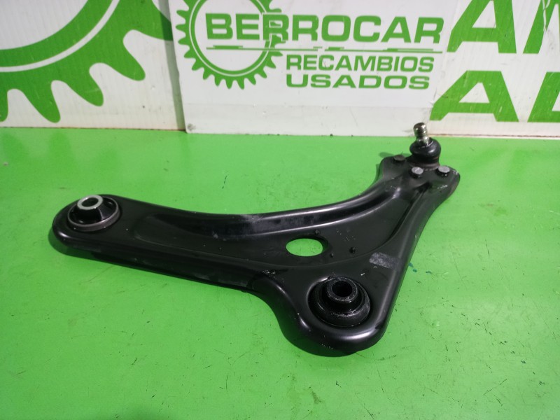 Recambio de brazo suspension inferior delantero izquierdo para citroën c3 origins referencia OEM IAM 9670772080  