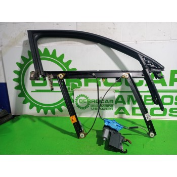 ELEVALUNAS DELANTERO DERECHO 8E0837462C 