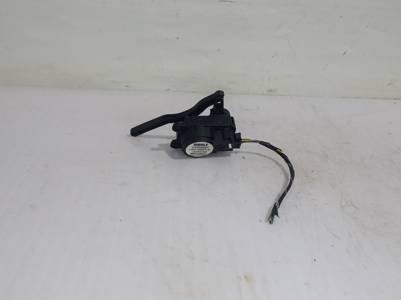 Recambio de motor apertura trampilla para peugeot 308 active referencia OEM IAM Z5509001  