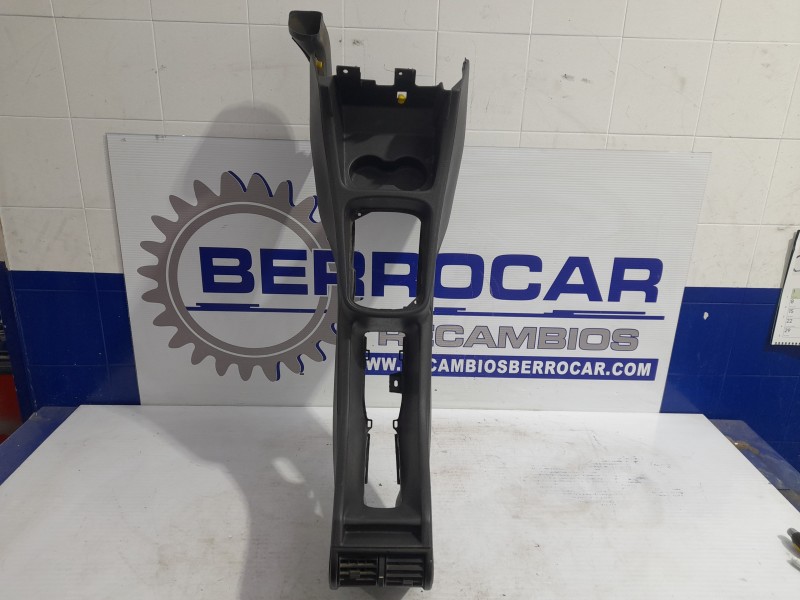 Recambio de apoyabrazos central para opel zafira a elegance referencia OEM IAM 90590782  