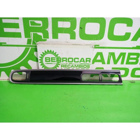Recambio de moldura para citroën c3 origins referencia OEM IAM AA38100413  