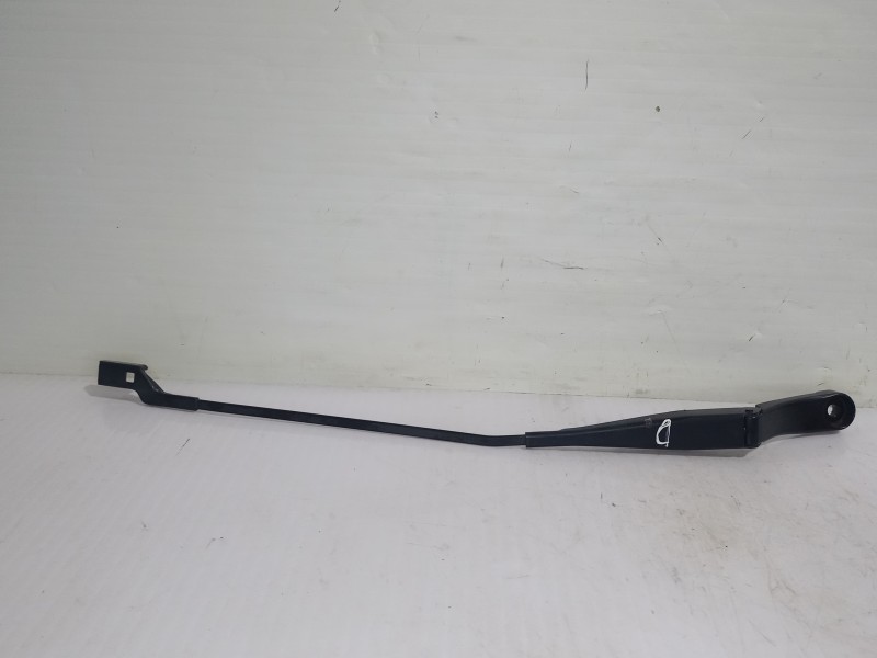 Recambio de brazo limpia delantero derecho para peugeot 308 active referencia OEM IAM 9677256180  