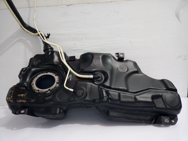 Recambio de deposito combustible para seat arona xperience plus referencia OEM IAM 2Q0201085A  