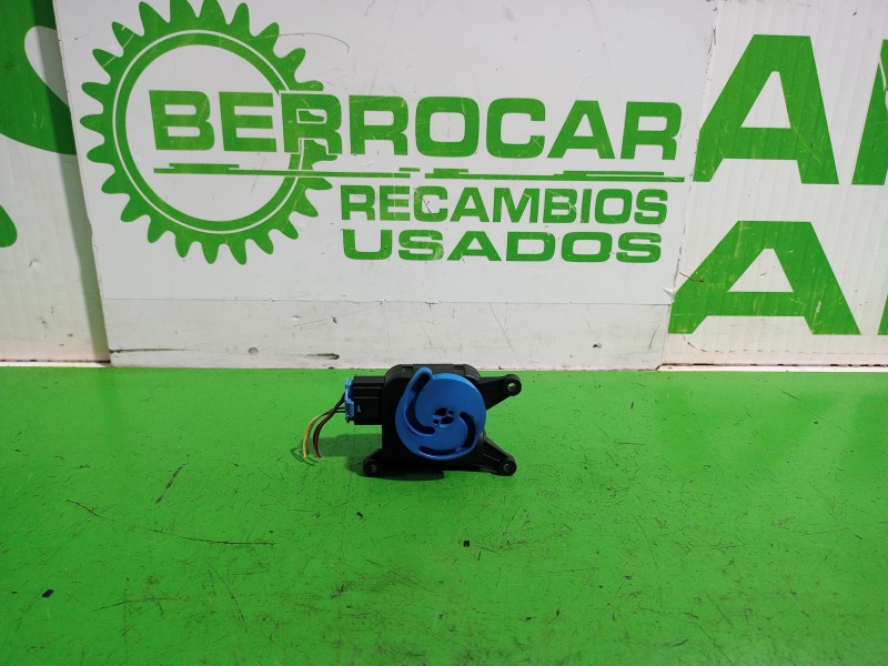 Recambio de motor apertura trampilla para audi a4 berlina (8e) 2.5 tdi (120kw) referencia OEM IAM 663833S  