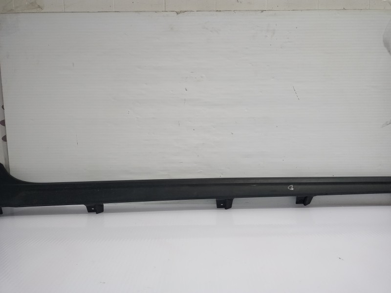 Recambio de faldon lateral para seat arona xperience plus referencia OEM IAM 6F9853852  