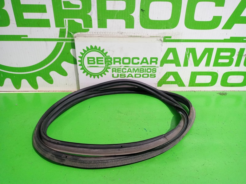 Recambio de goma contorno para citroën c3 origins referencia OEM IAM 9813254680  