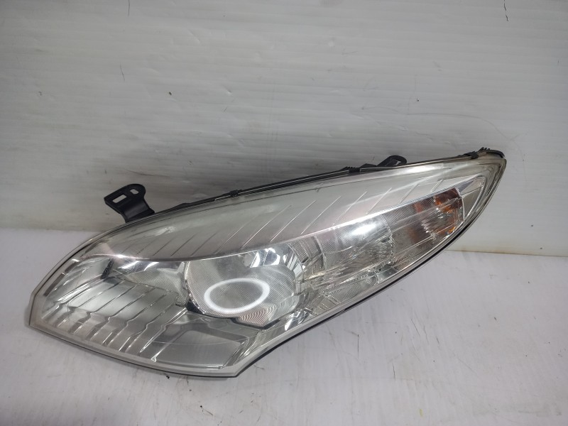 Recambio de faro izquierdo para renault megane iii berlina 5 p dynamique referencia OEM IAM 260600017R  